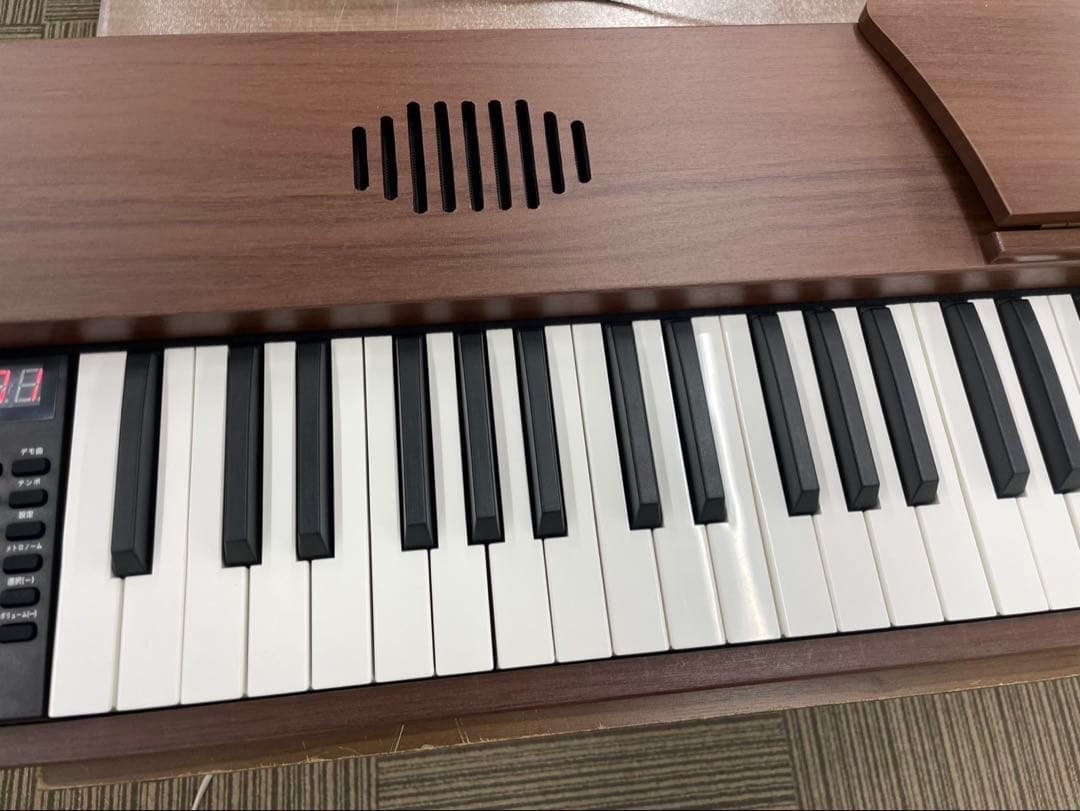 スタンド付き　電子ピアノ88鍵盤　給電タイプ　木目調ボディ　マホガニー