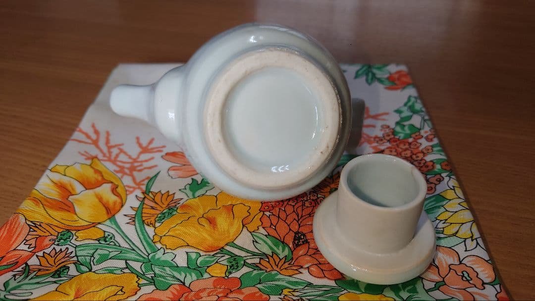 上田恒次白磁醤油差し